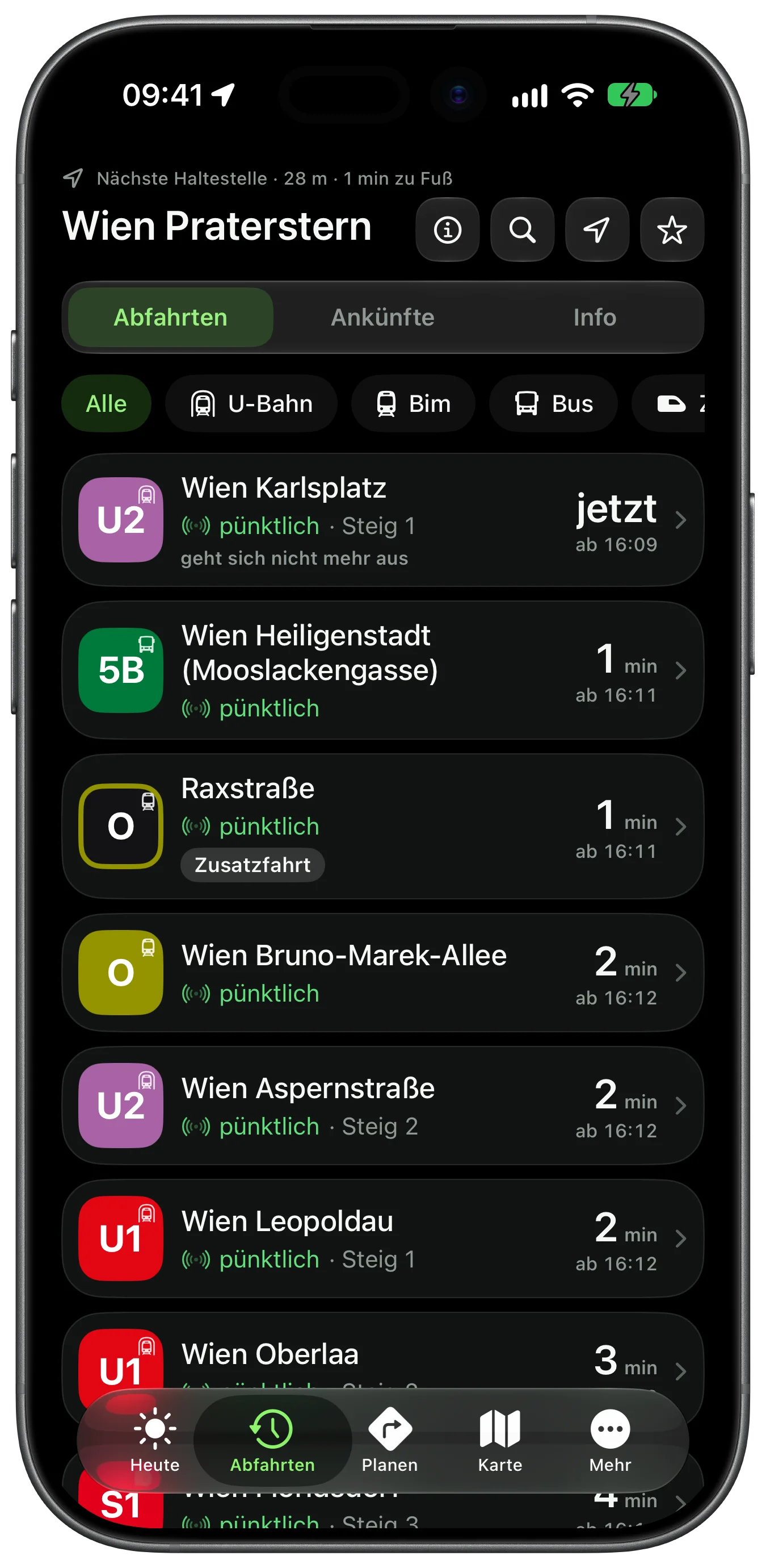 Departures at Wien Praterstern, one minute away on foot: U2, bus 5B, tram O, U1 and S1, nearly all marked on time with the live sign.
